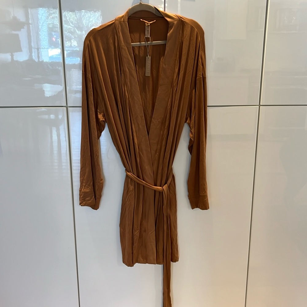 NWT Skims soft robe